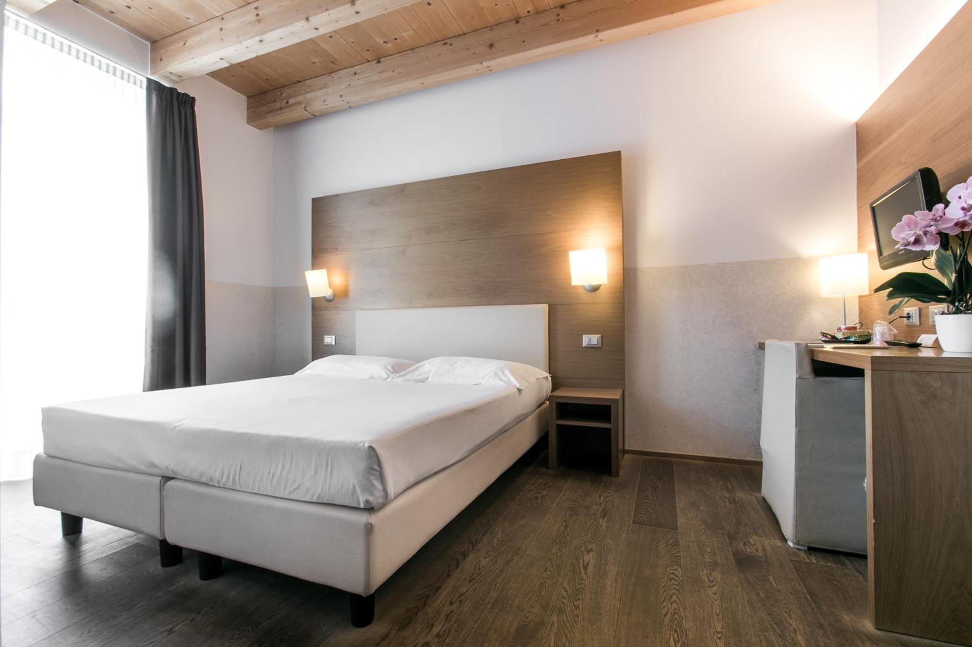 Hotel Opera Dossobuono Εξωτερικό φωτογραφία