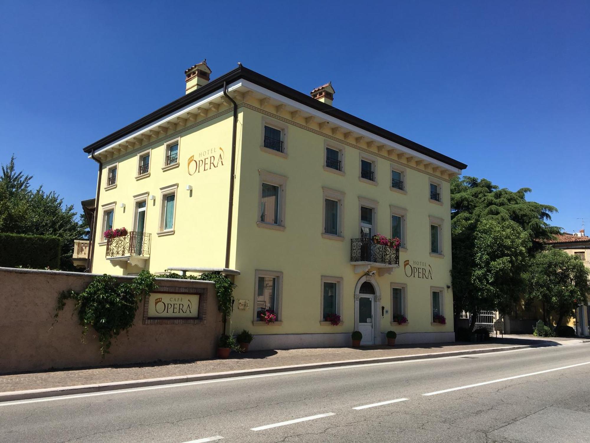 Hotel Opera Dossobuono Εξωτερικό φωτογραφία
