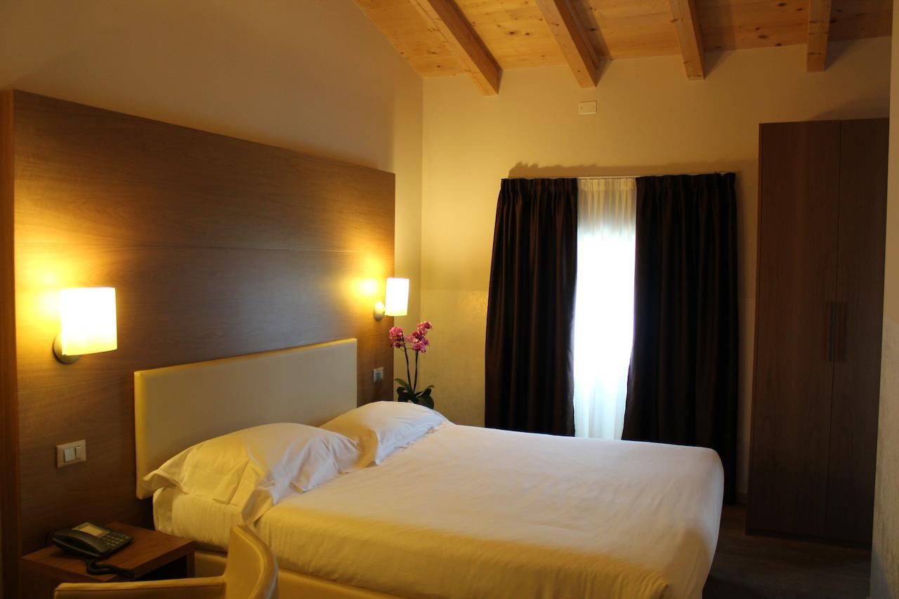 Hotel Opera Dossobuono Εξωτερικό φωτογραφία