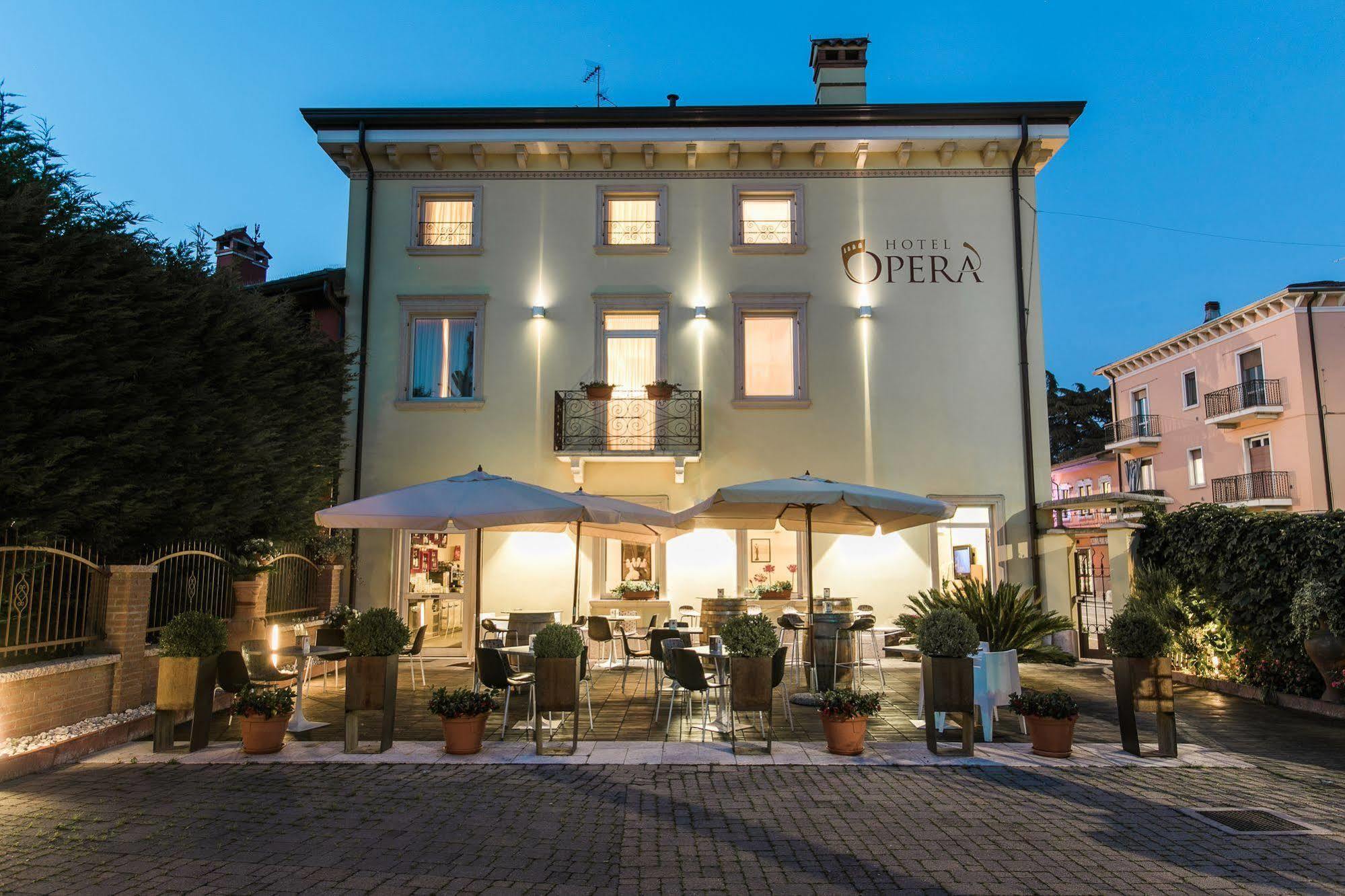 Hotel Opera Dossobuono Εξωτερικό φωτογραφία