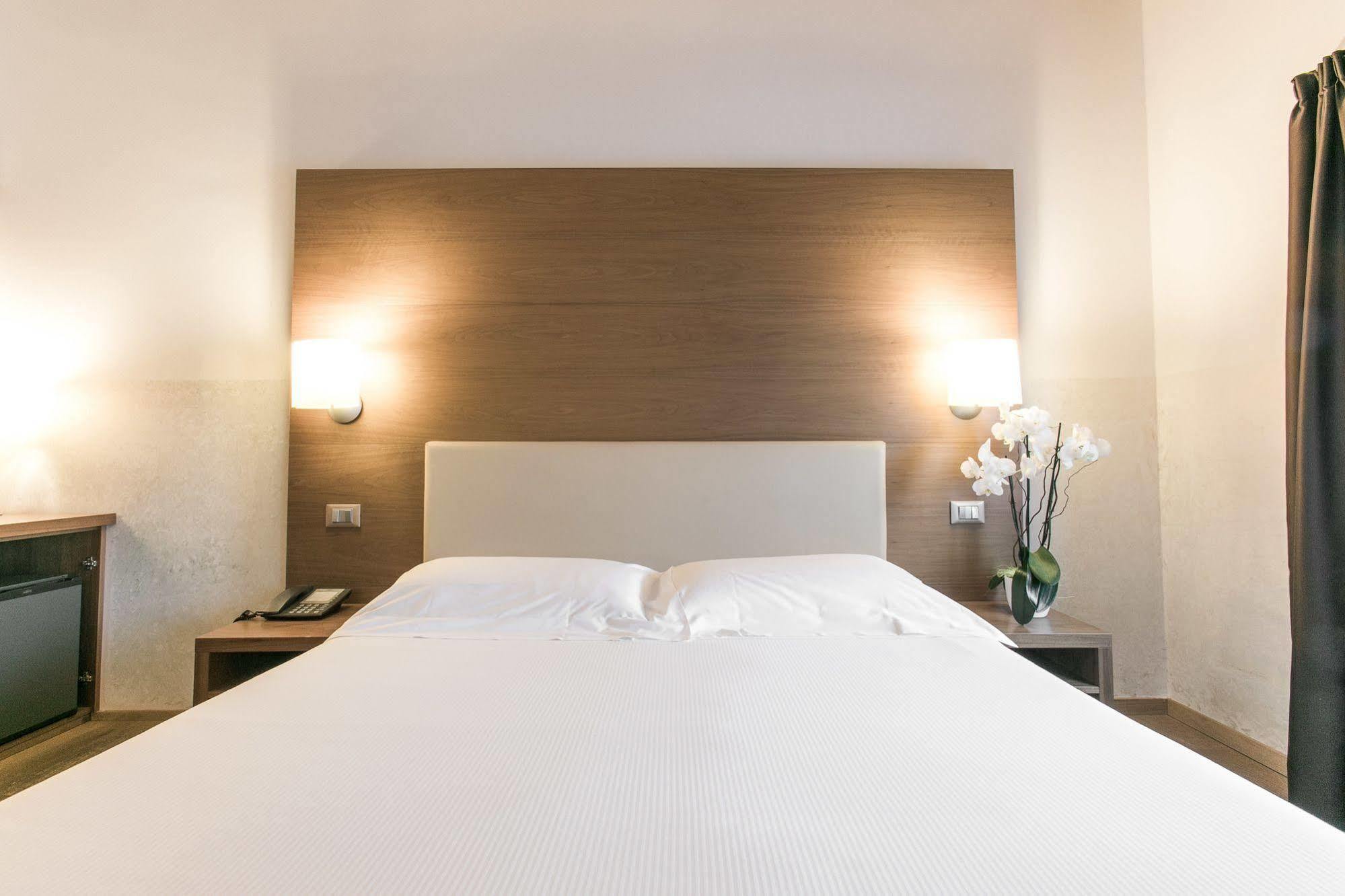 Hotel Opera Dossobuono Εξωτερικό φωτογραφία