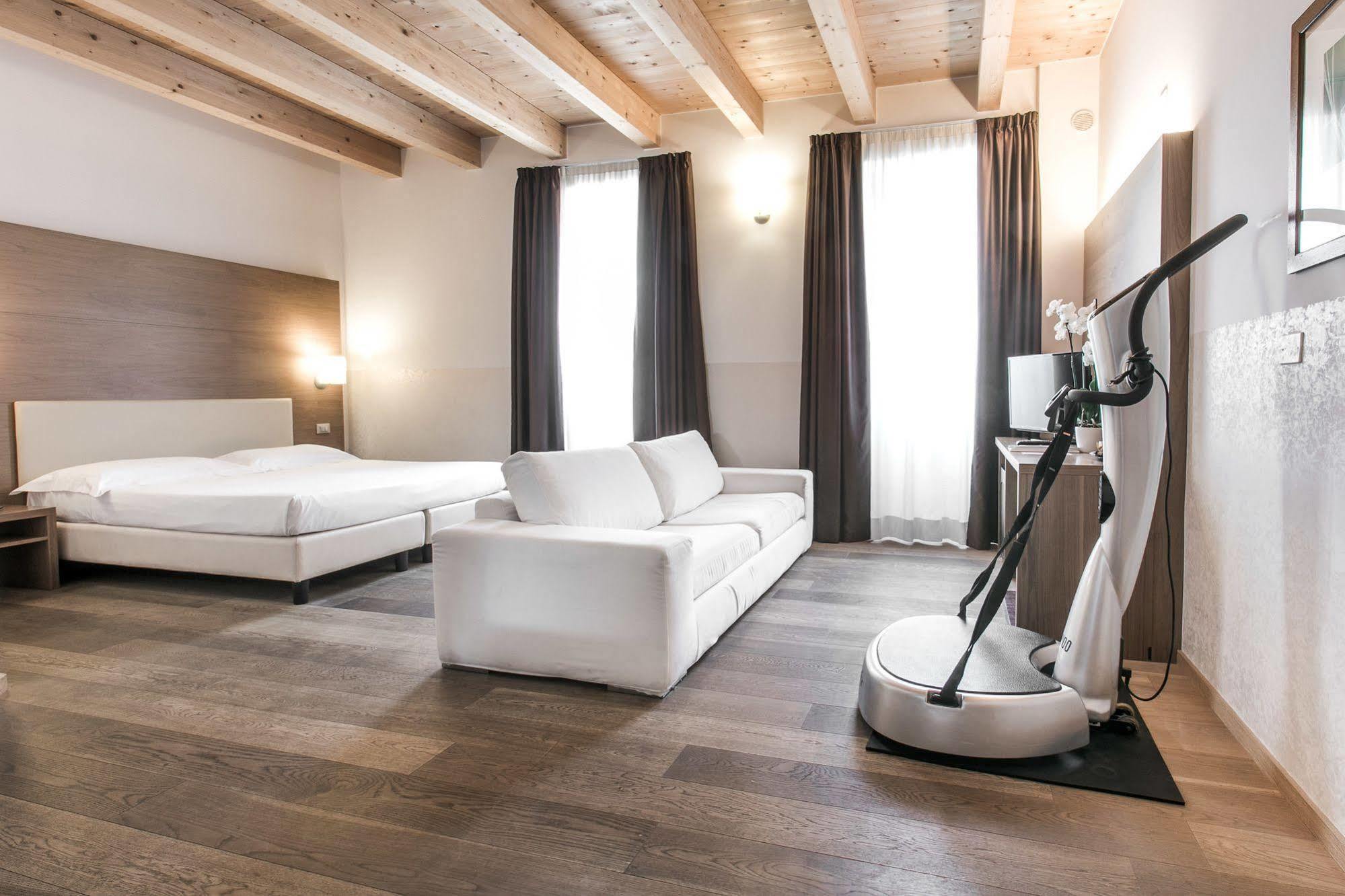Hotel Opera Dossobuono Εξωτερικό φωτογραφία